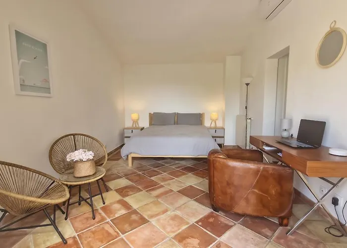 Augustina * سانت ماكسيم