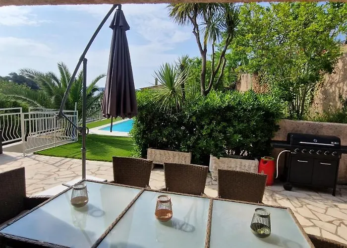 Augustina * سانت ماكسيم