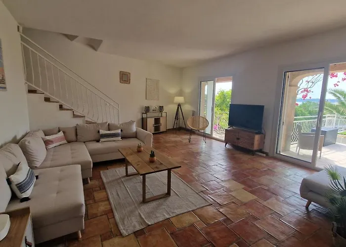 Augustina * سانت ماكسيم