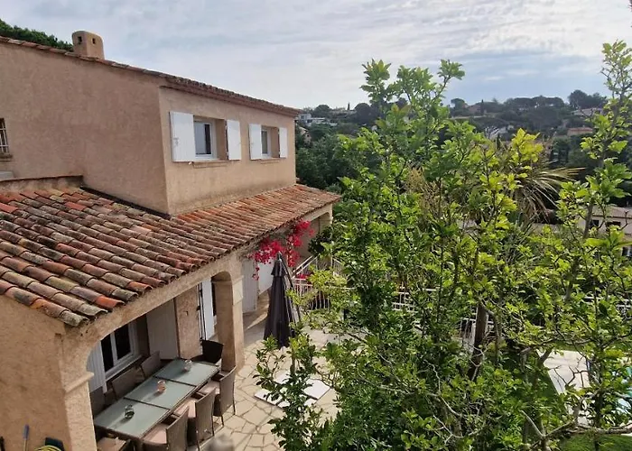 Augustina Tatil Evi *